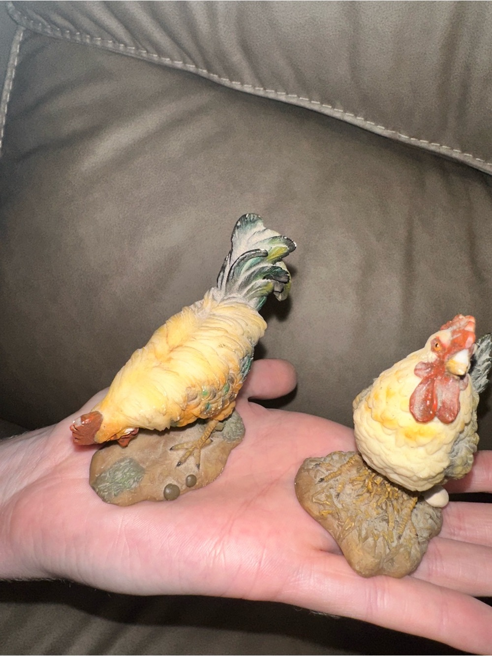Vintage Farmhouse Rooster & Hen Figurine Set - Rustic Resin Chicken Decor